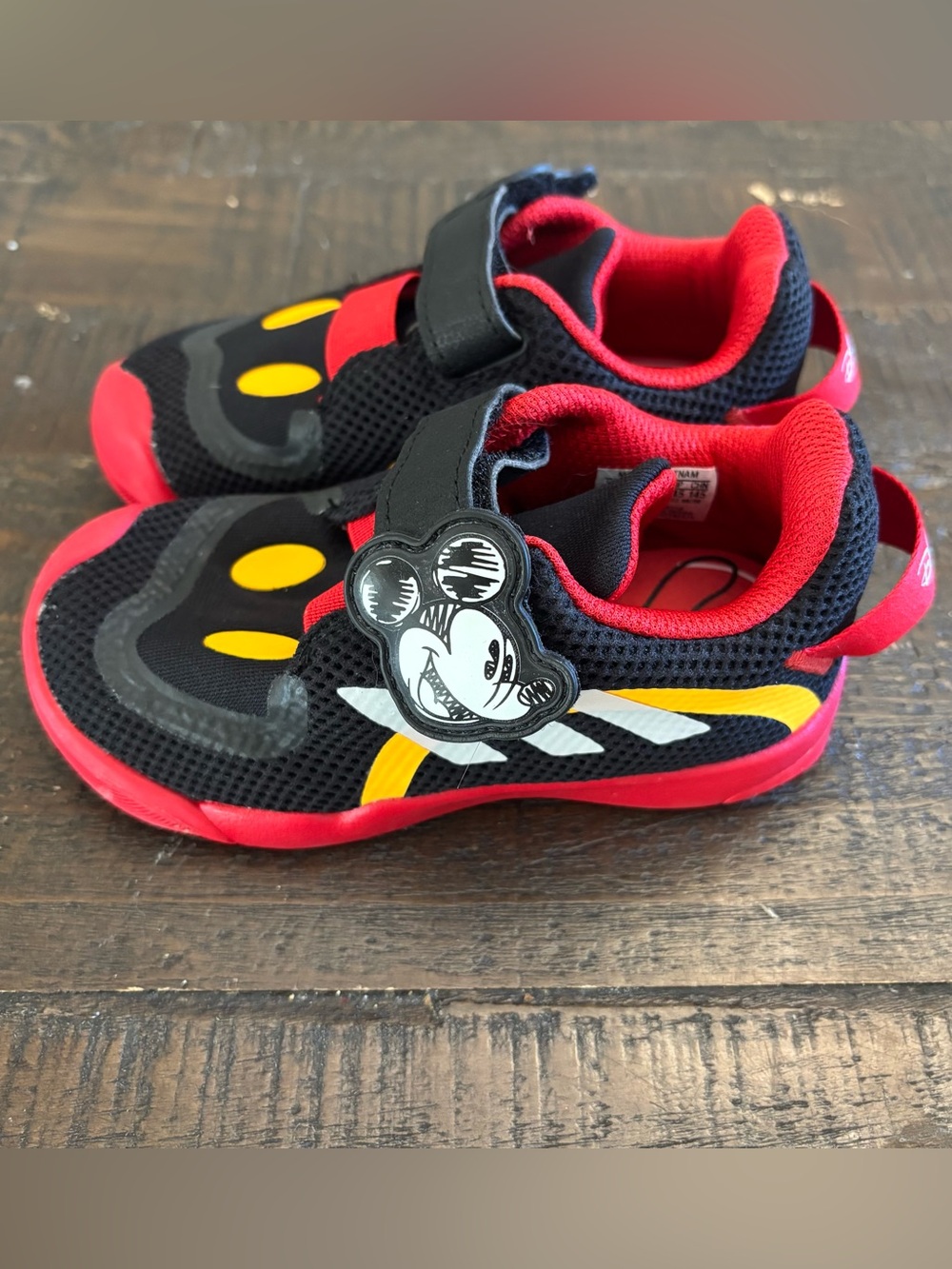 NWOT adidas Toddler Active Play x Mickey Mouse Sneakers, size 8
